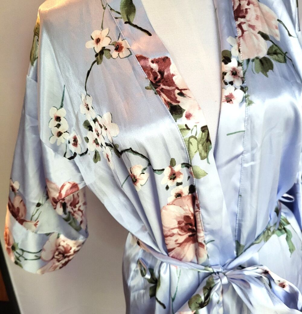 Linea Donatella Sz S/M Pale Blue with Flowers Robe inner tie
